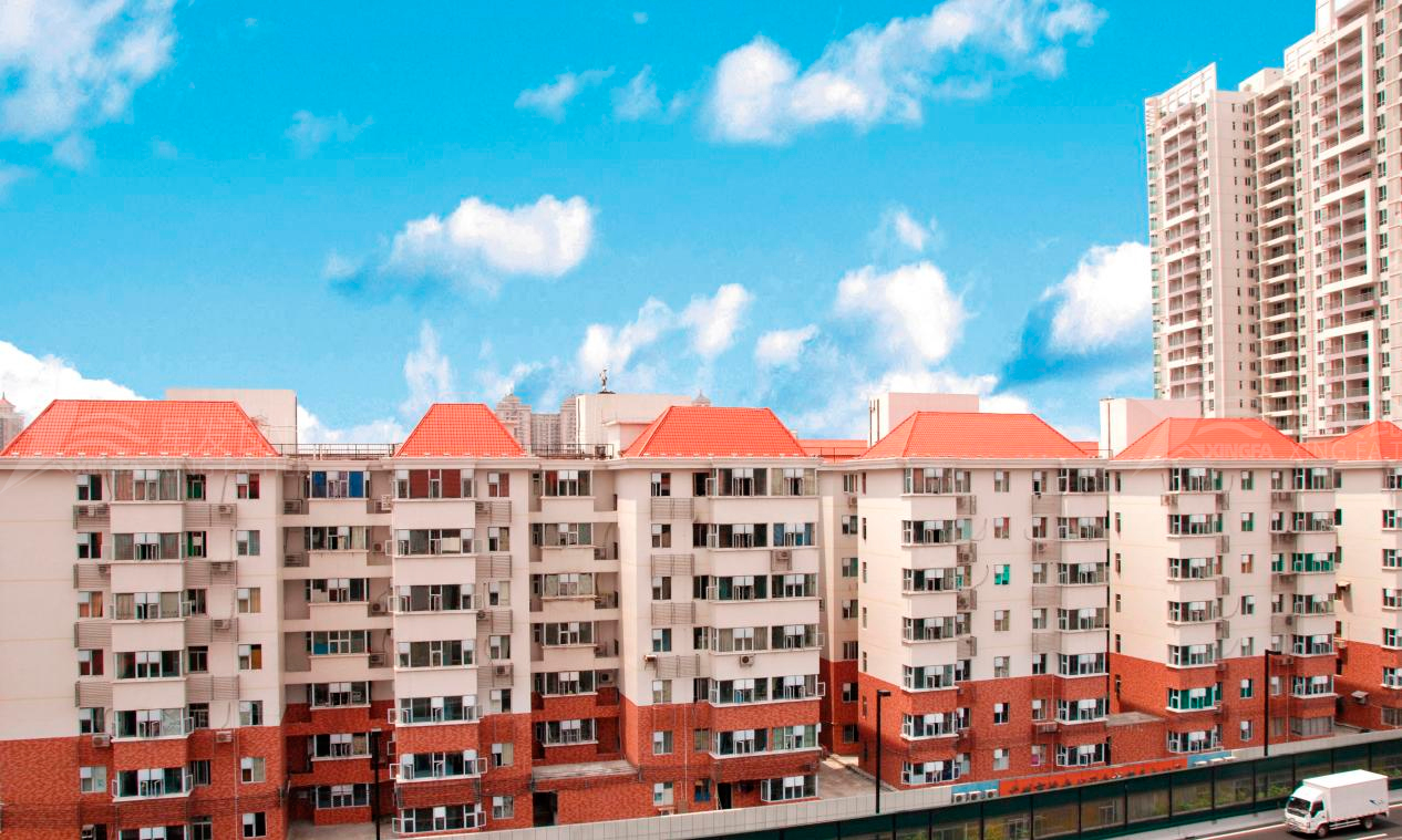 平改坡工程用合成樹脂瓦的優(yōu)勢，不僅僅是提升城市形象那么簡單！